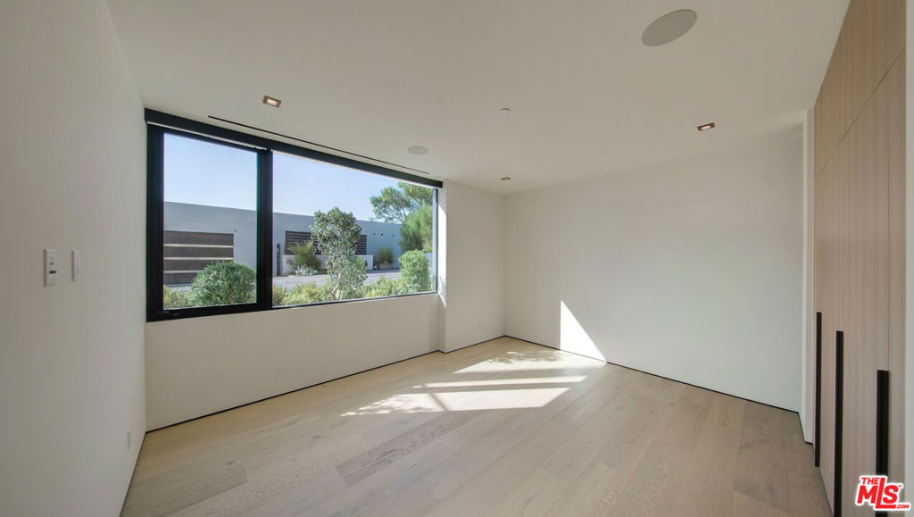 8765 Hollywood - Photo 15