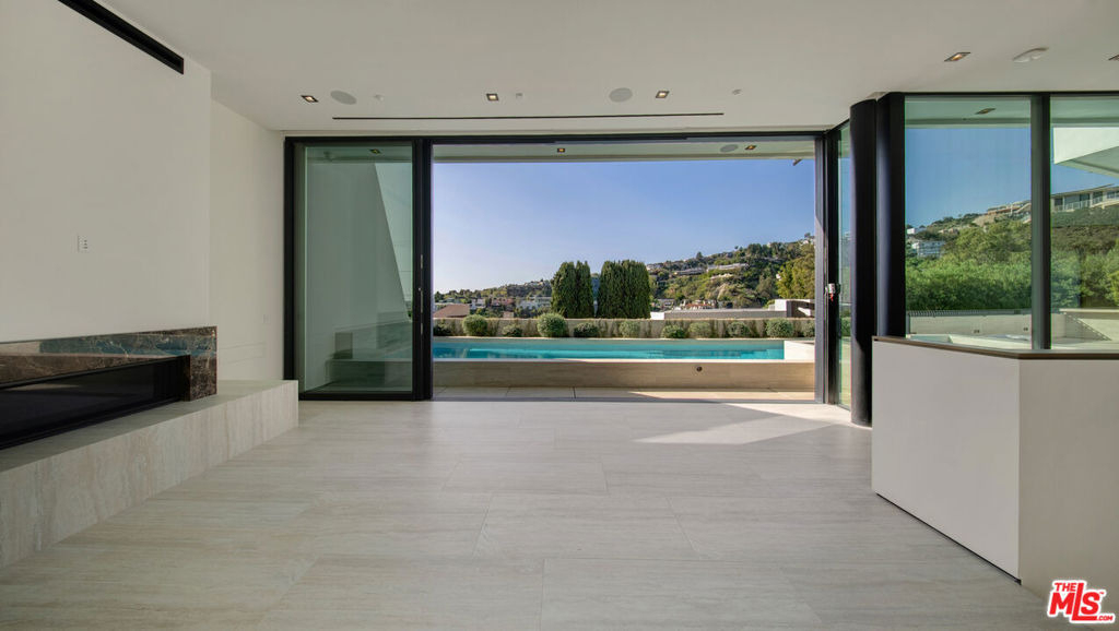 8765 Hollywood - Photo 36