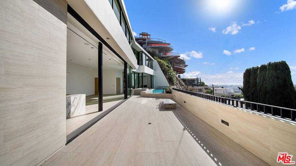 8765 Hollywood - Photo 27