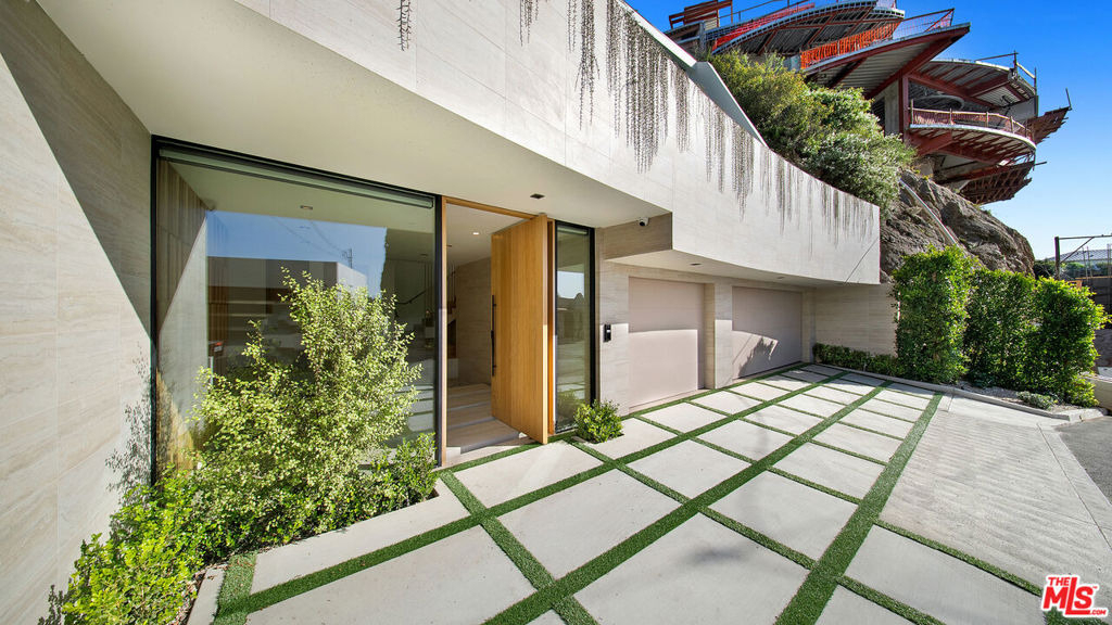 8765 Hollywood - Photo 55