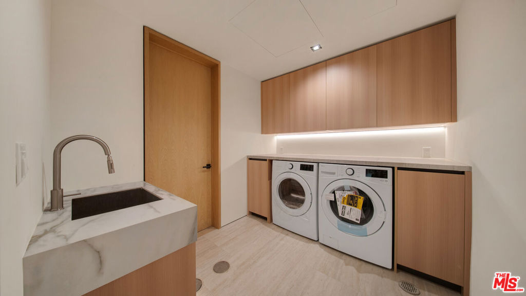8765 Hollywood - Photo 19