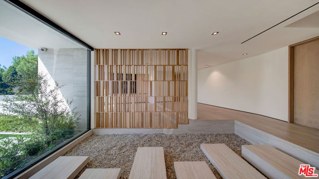 8765 Hollywood - Photo 10