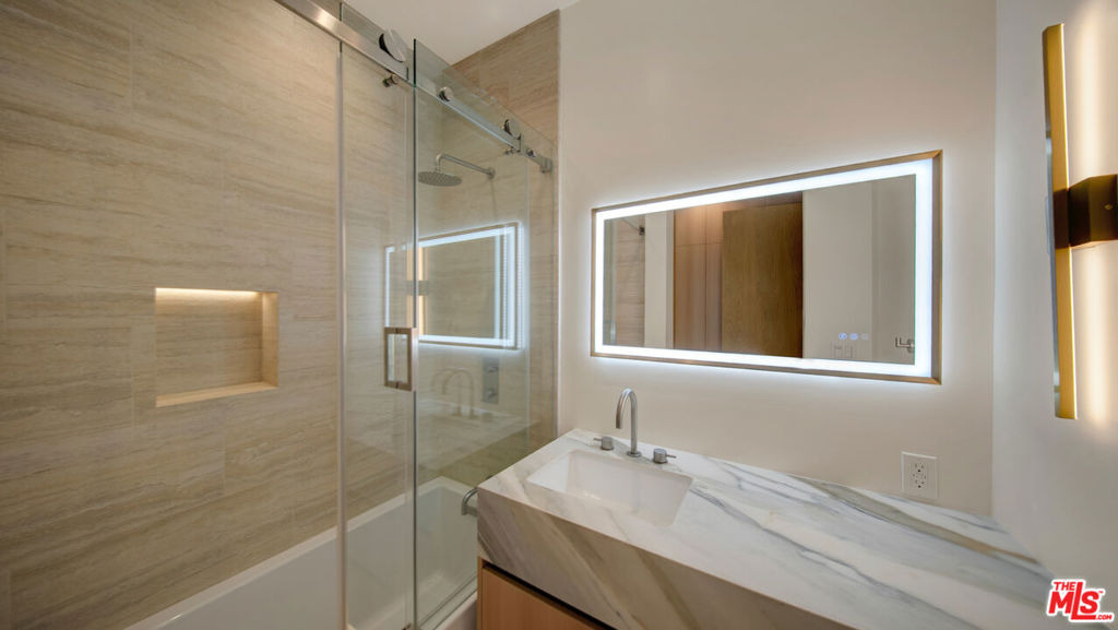 8765 Hollywood - Photo 17