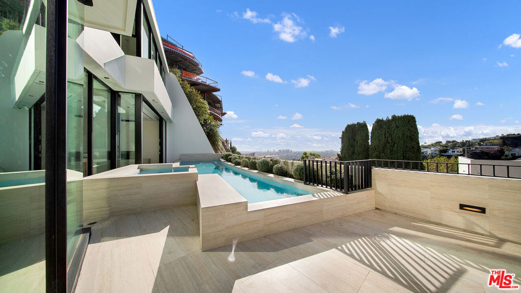 8765 Hollywood - Photo 58