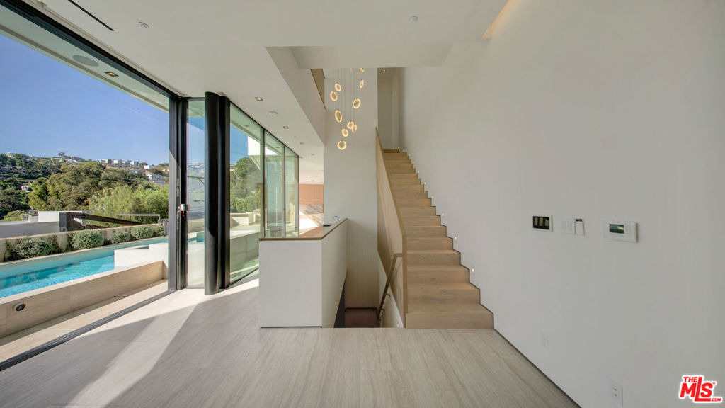 8765 Hollywood - Photo 40