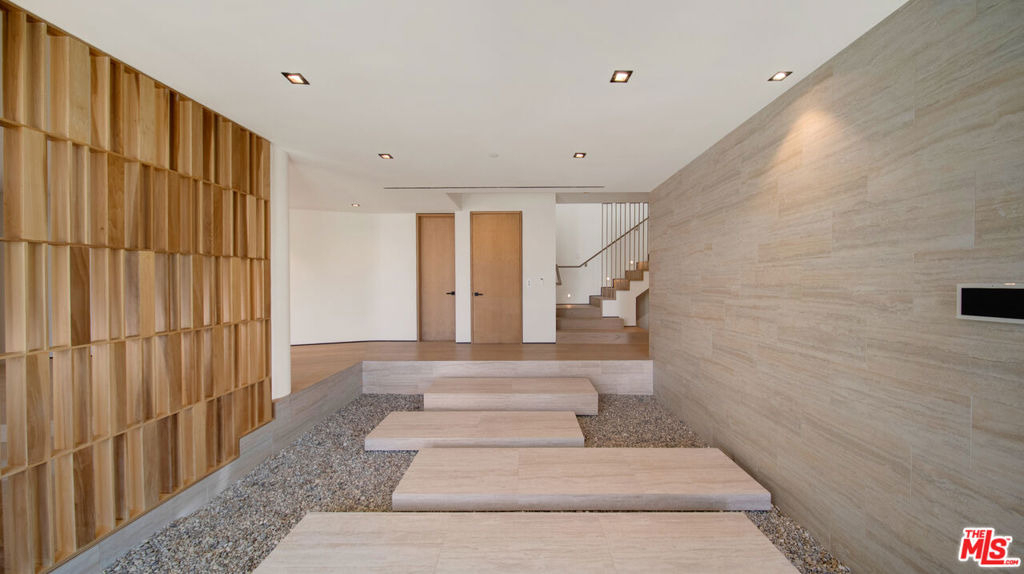 8765 Hollywood - Photo 12