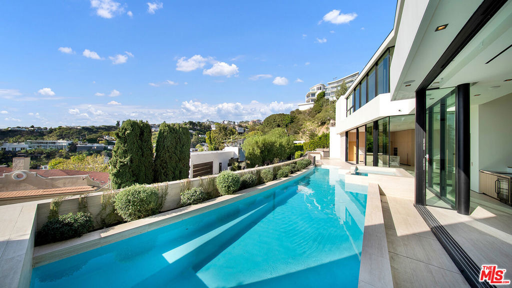 8765 Hollywood - Photo 3
