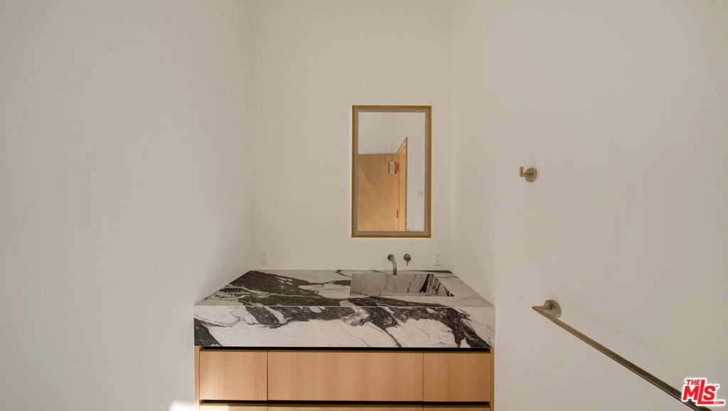 8765 Hollywood - Photo 30