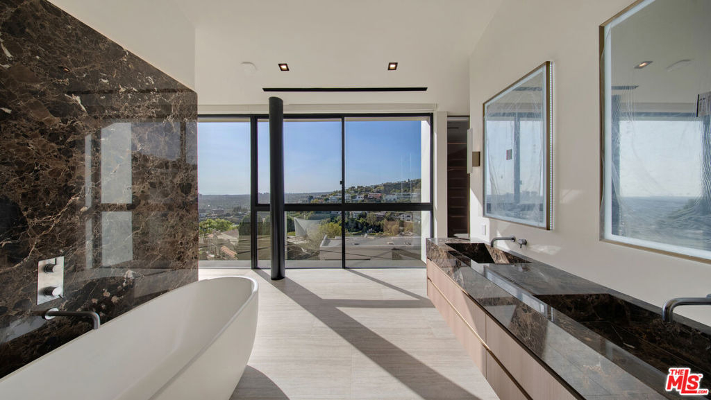 8765 Hollywood - Photo 49