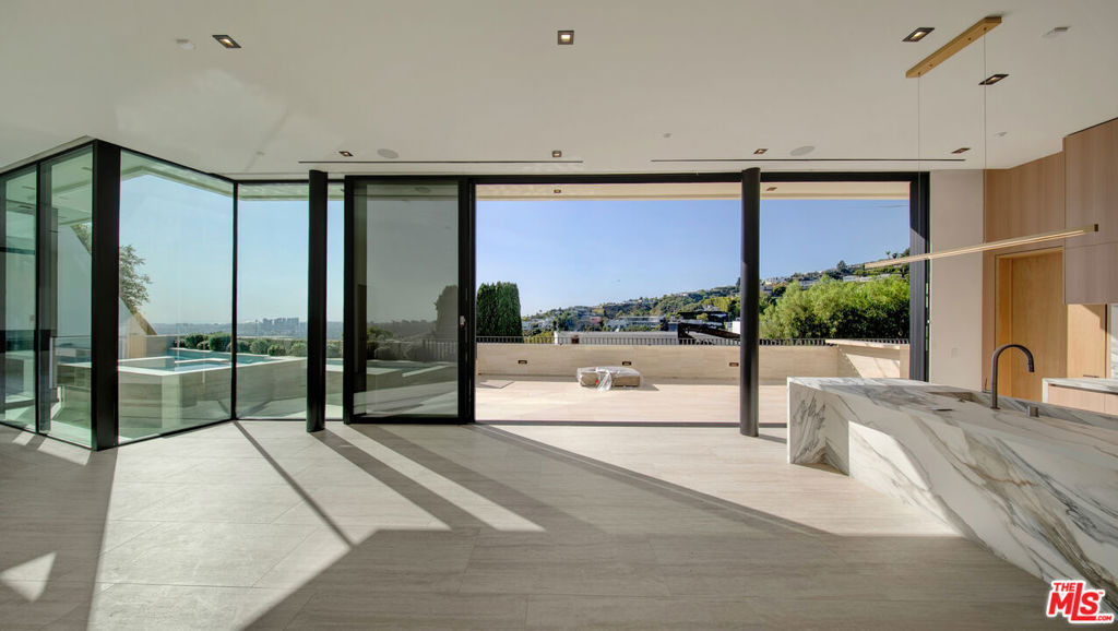 8765 Hollywood - Photo 22