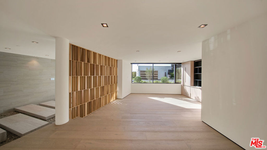 8765 Hollywood - Photo 59