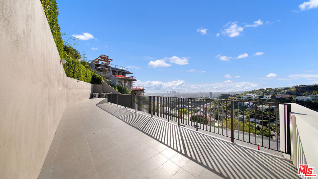 8765 Hollywood - Photo 61