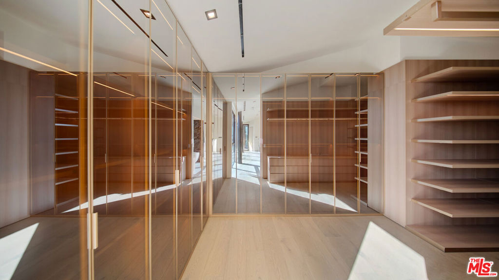 8765 Hollywood - Photo 47