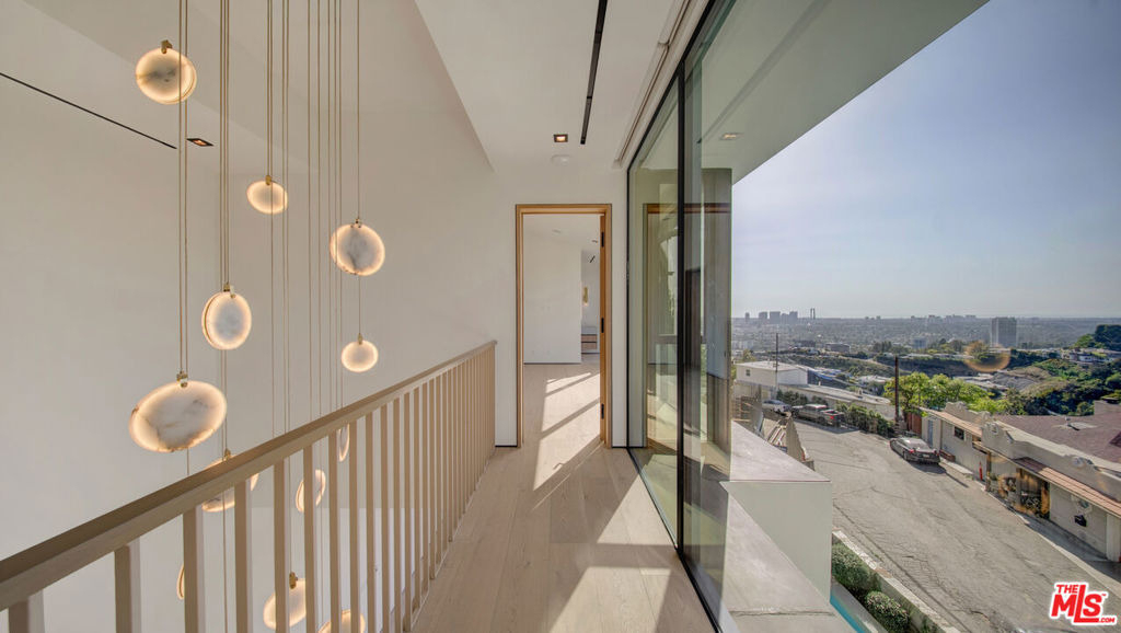 8765 Hollywood - Photo 52