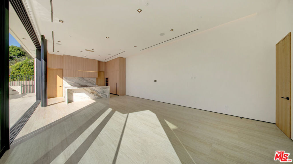 8765 Hollywood - Photo 32