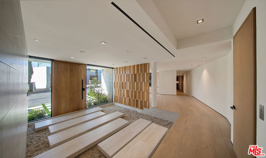 8765 Hollywood - Photo 8