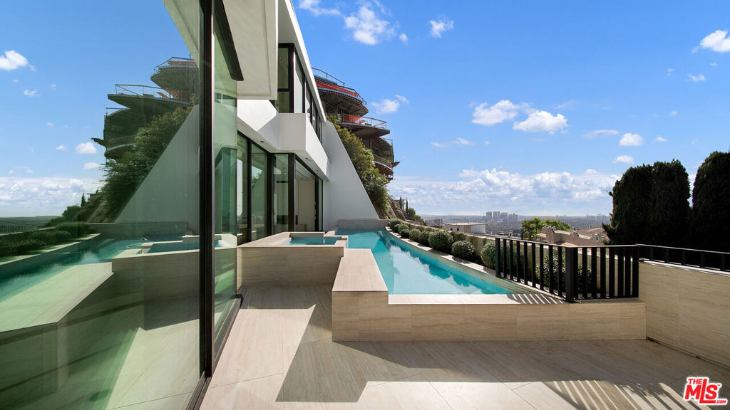 8765 Hollywood - Photo 41