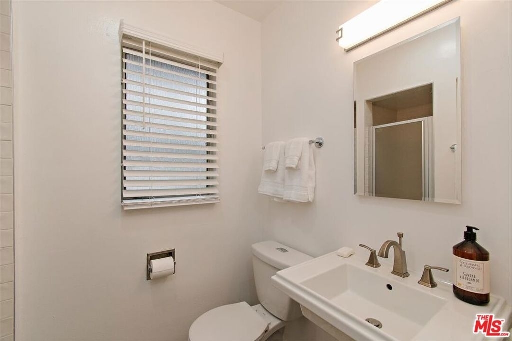 2224 W Imperial Highway - Photo 15