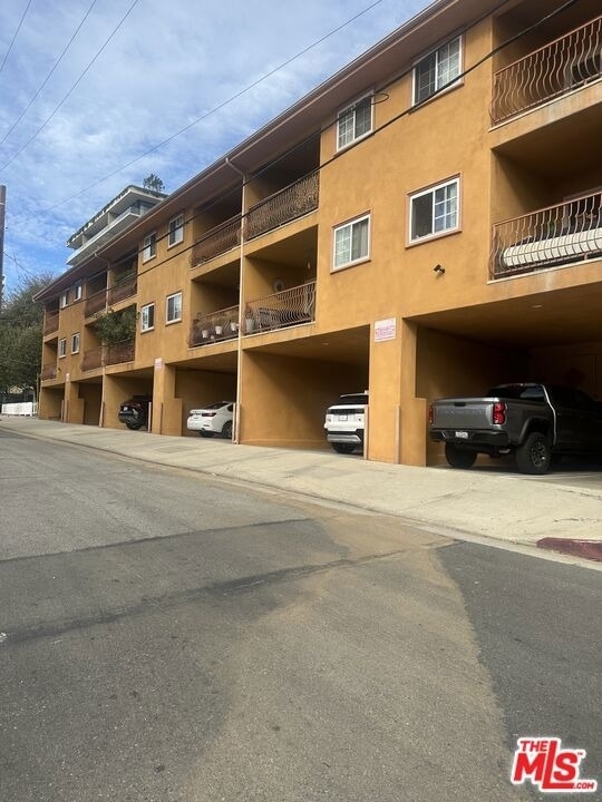 1001 Hammond Street - Photo 0