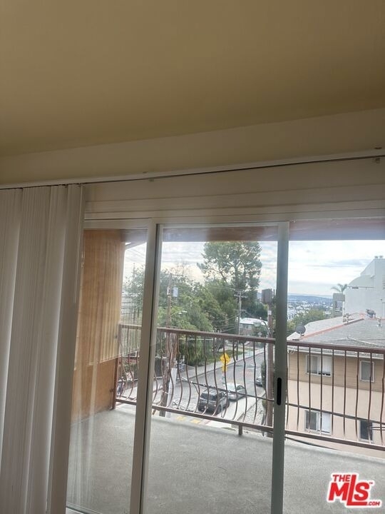 1001 Hammond Street - Photo 3