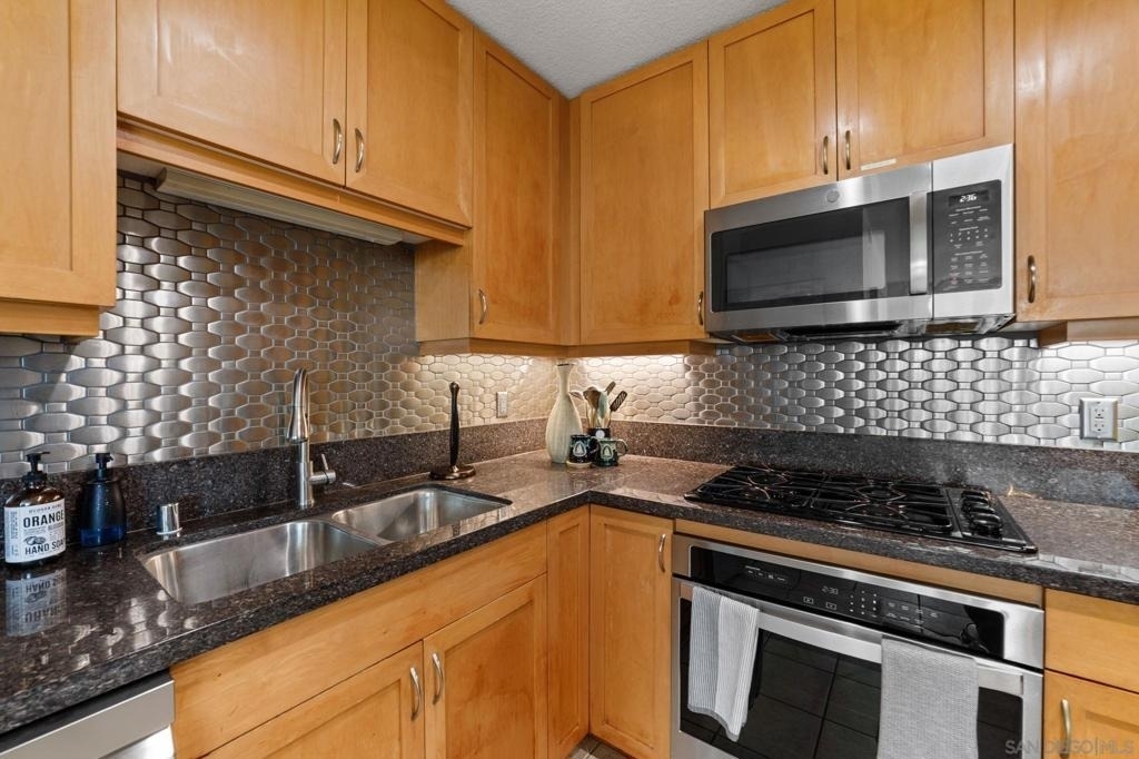 850 Beech St - Photo 10