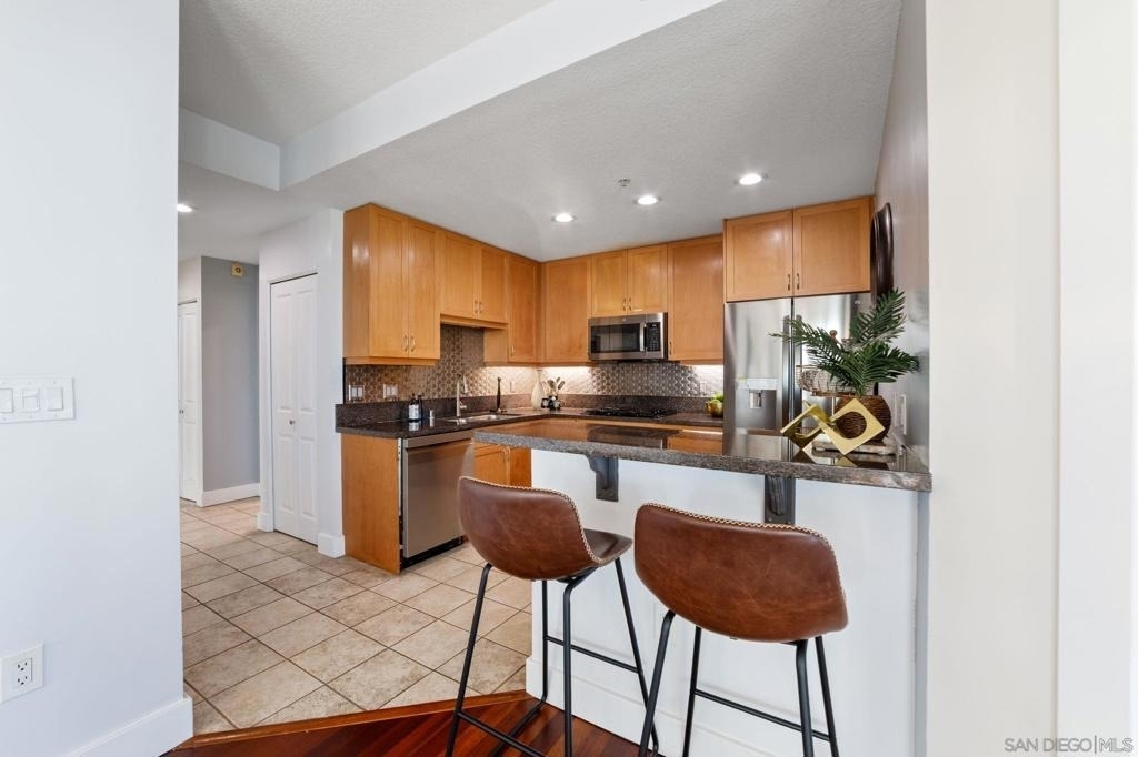 850 Beech St - Photo 8