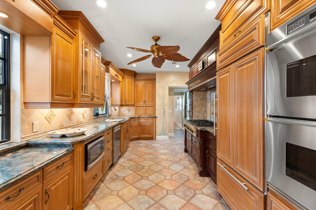 114 S Lake Drive - Photo 6