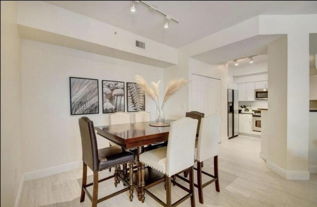802 W Windward Way - Photo 4