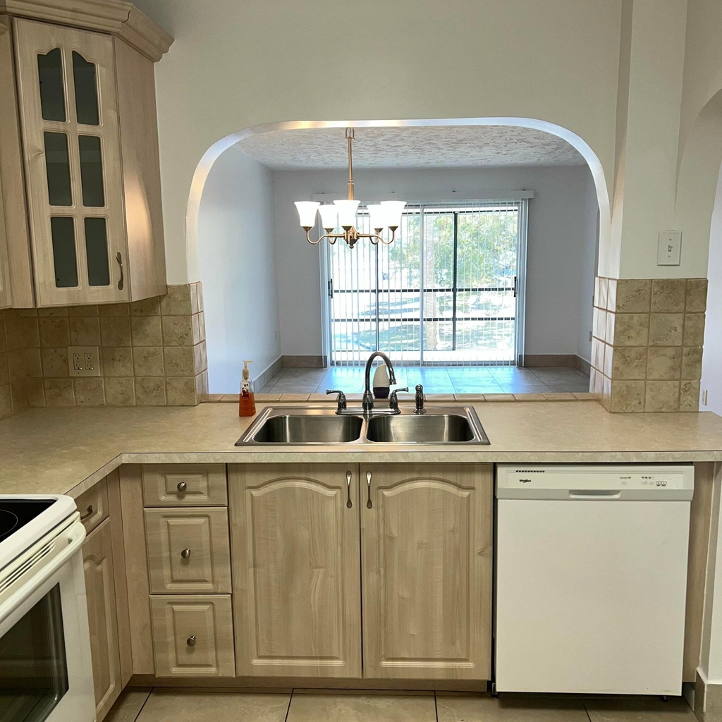 2302 Sunrise - Photo 6