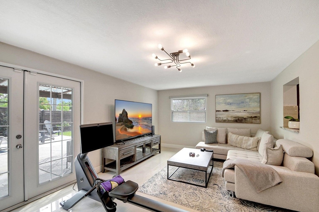 702 Grove Street - Photo 11