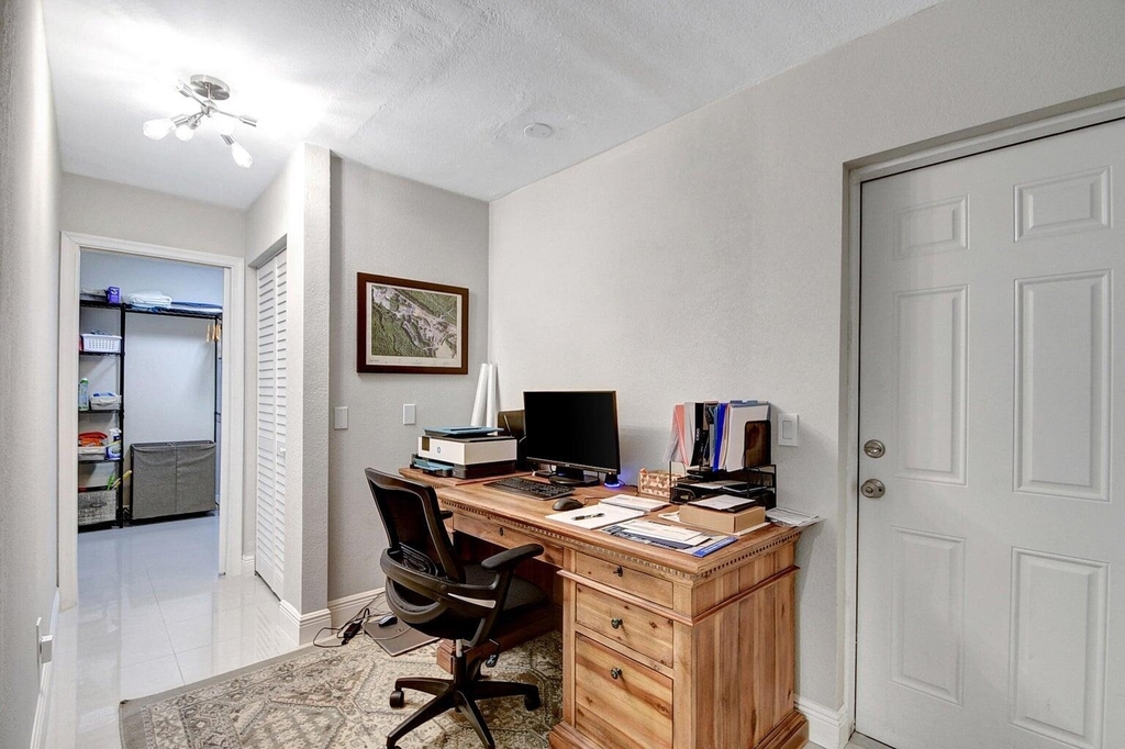 702 Grove Street - Photo 15