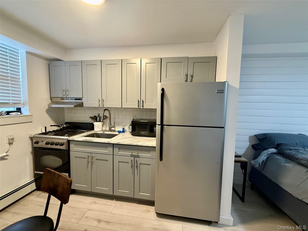 65 W Broadway - Photo 6