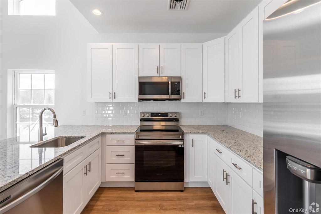 32 Town Centre Road - Photo 2