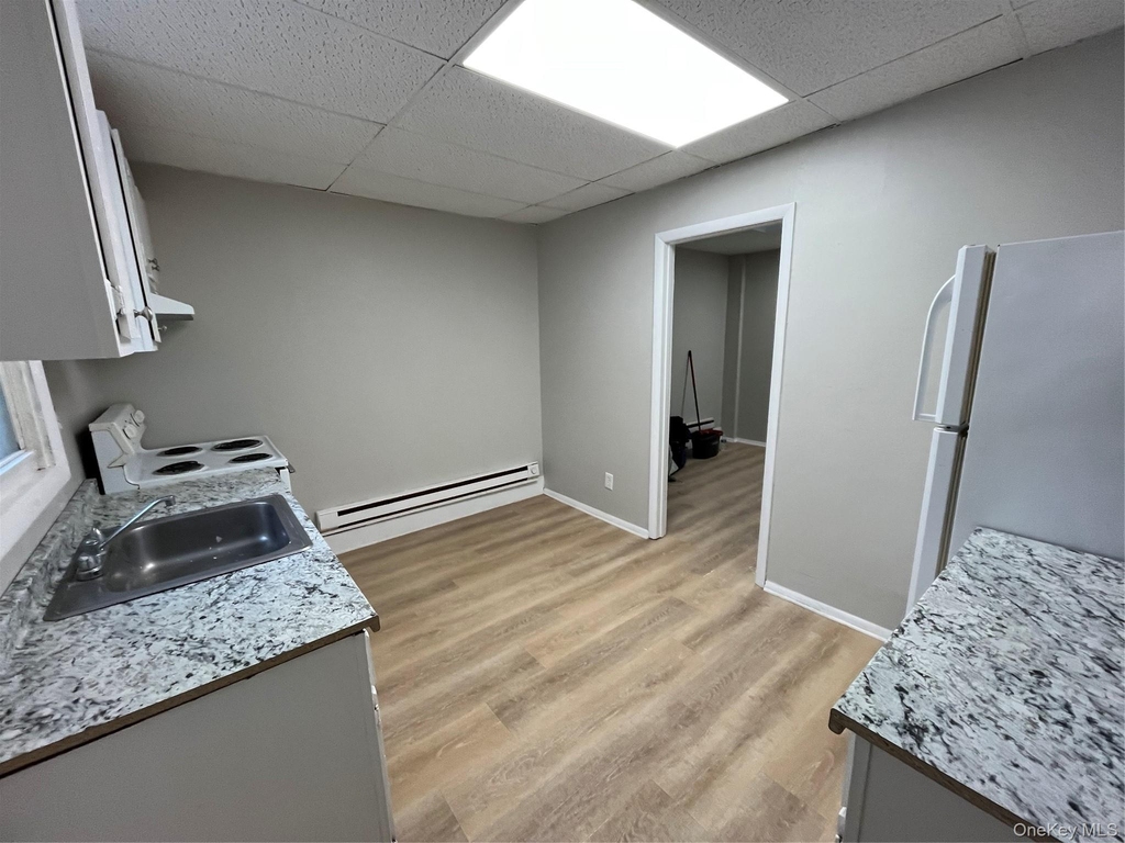 201 Main Street - Photo 2