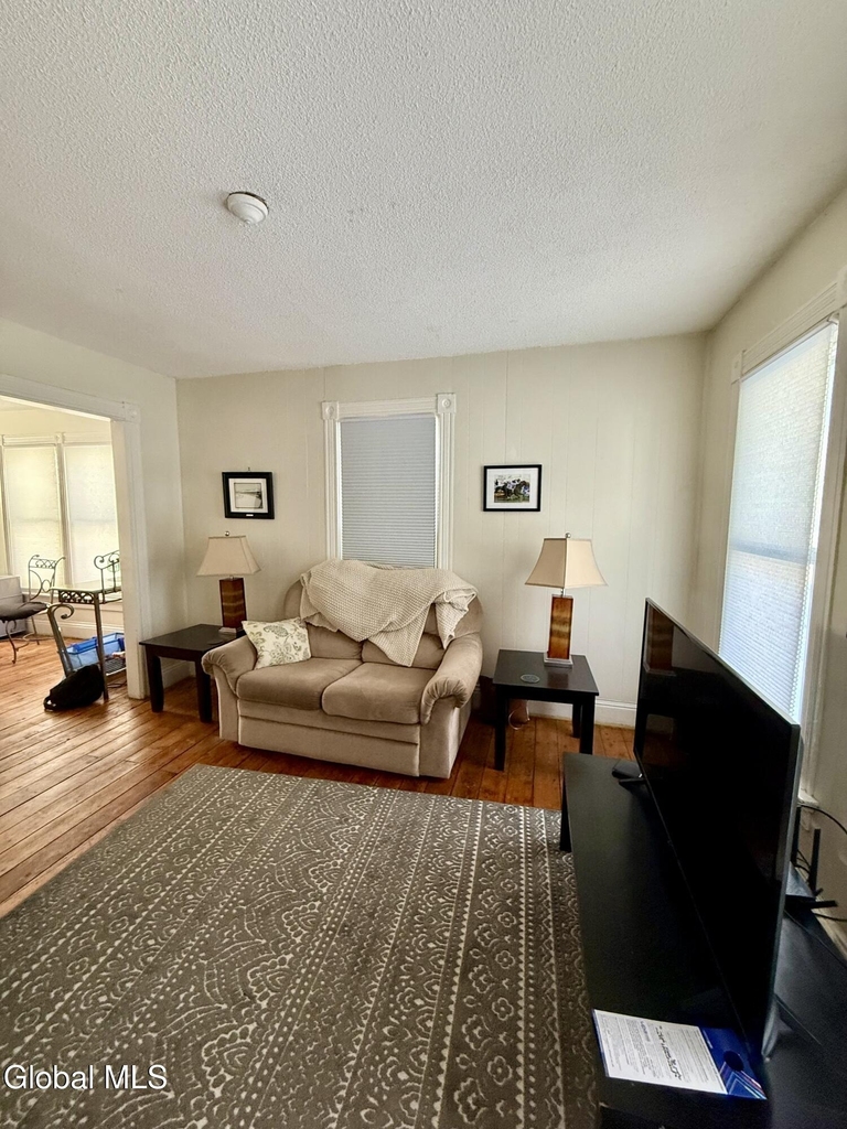 120 Van Dam Street - Photo 3