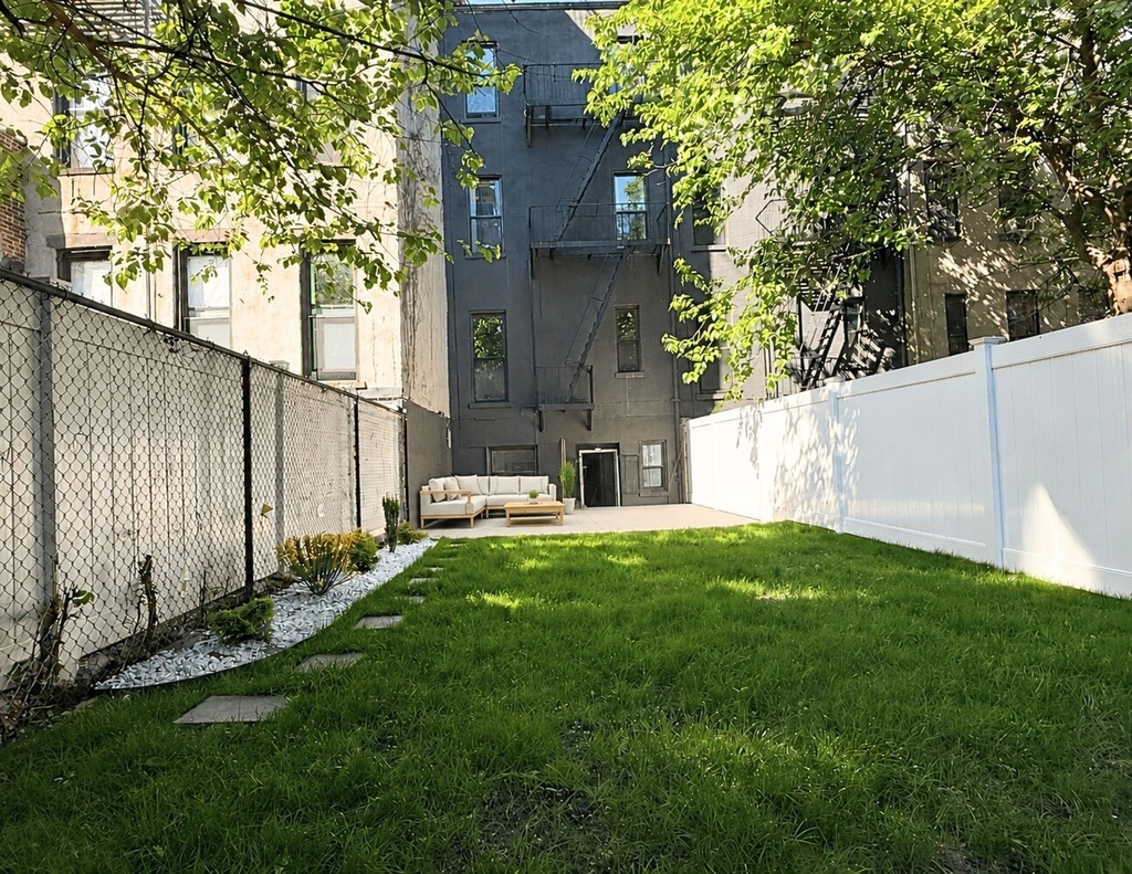 118 W 124th Street - Photo 8