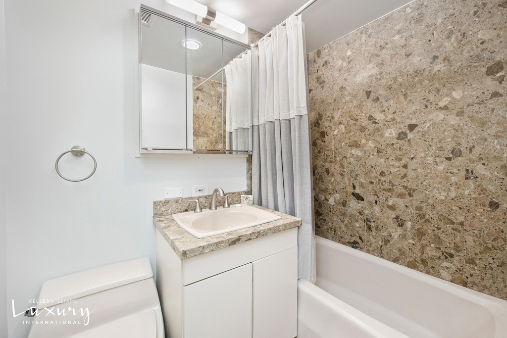 721 Fifth Avenue - Photo 12