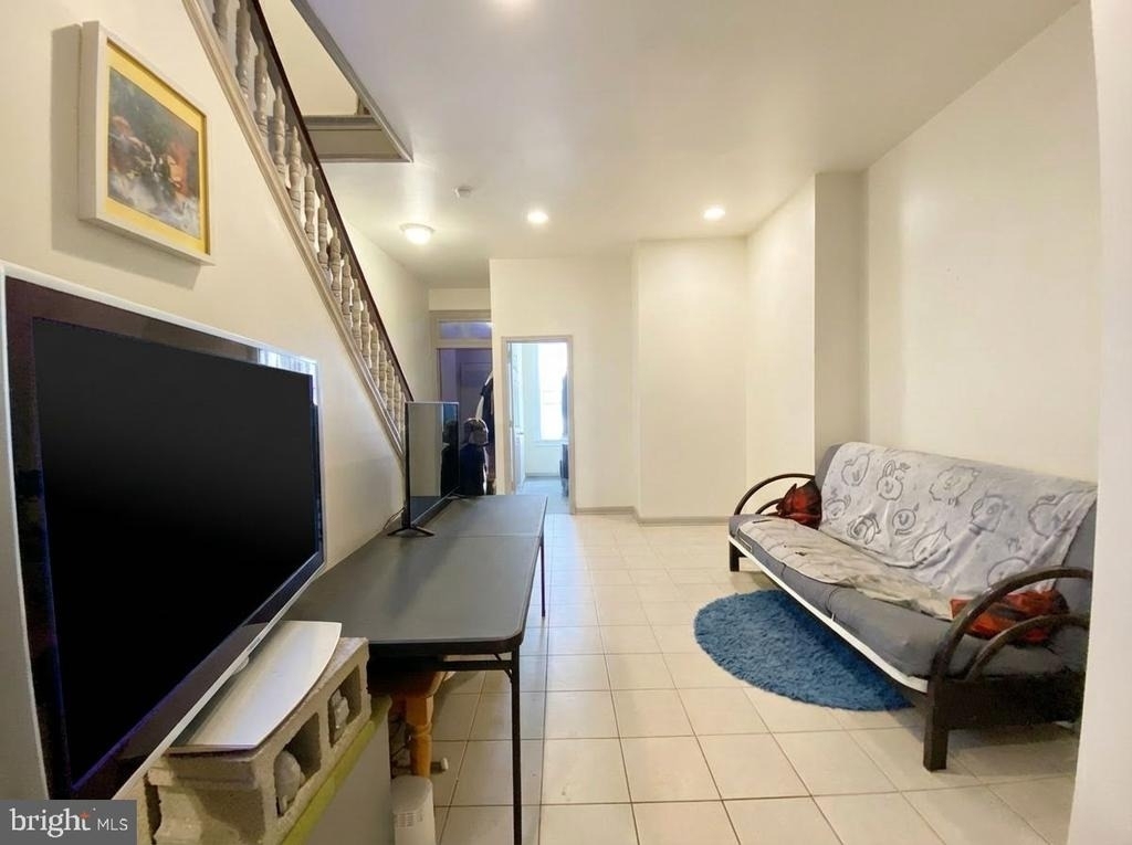 2037 N Carlisle Street - Photo 4