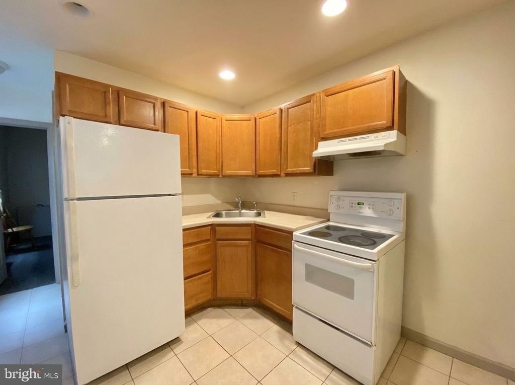 2037 N Carlisle Street - Photo 3