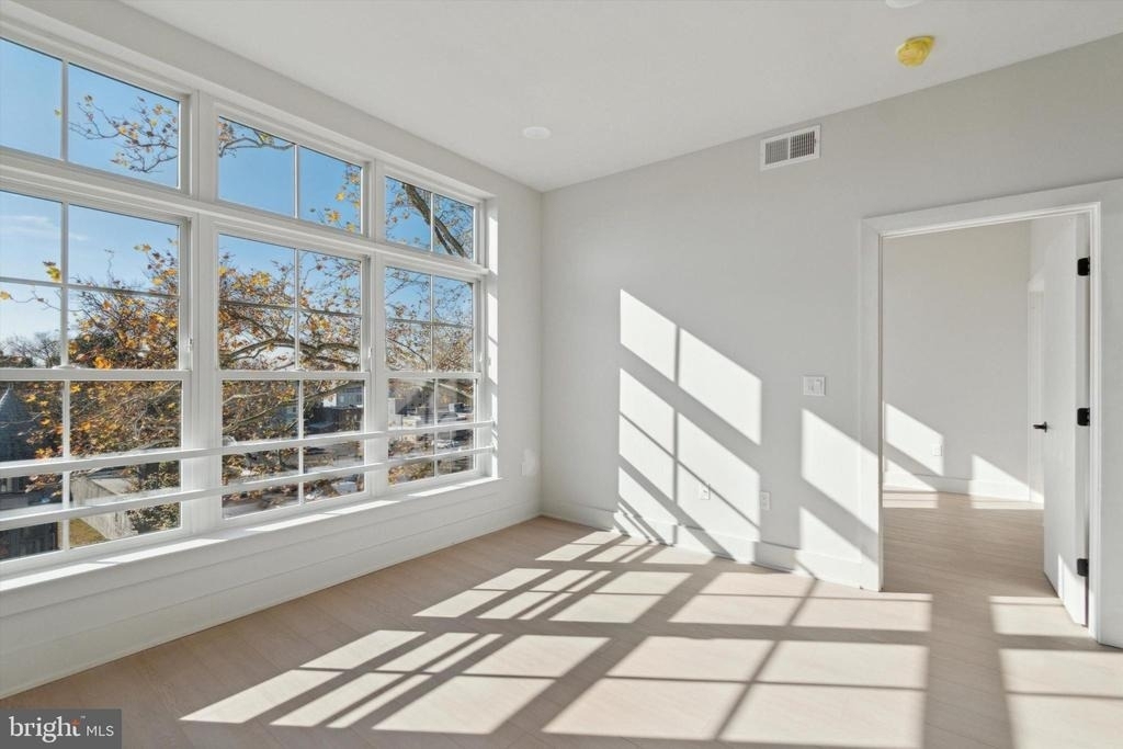 5521 Wayne Avenue - Photo 8