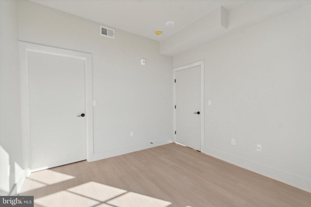 5521 Wayne Avenue - Photo 6