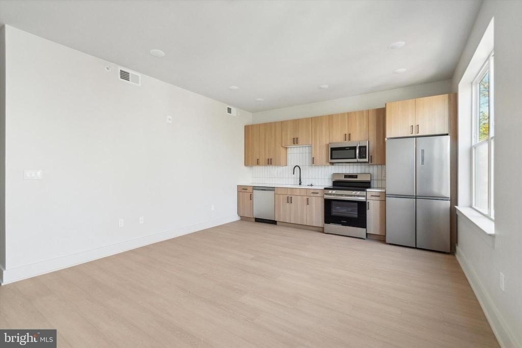 5521 Wayne Avenue - Photo 3