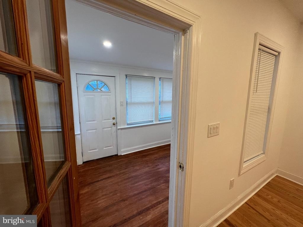 220 Lakeview Avenue - Photo 1