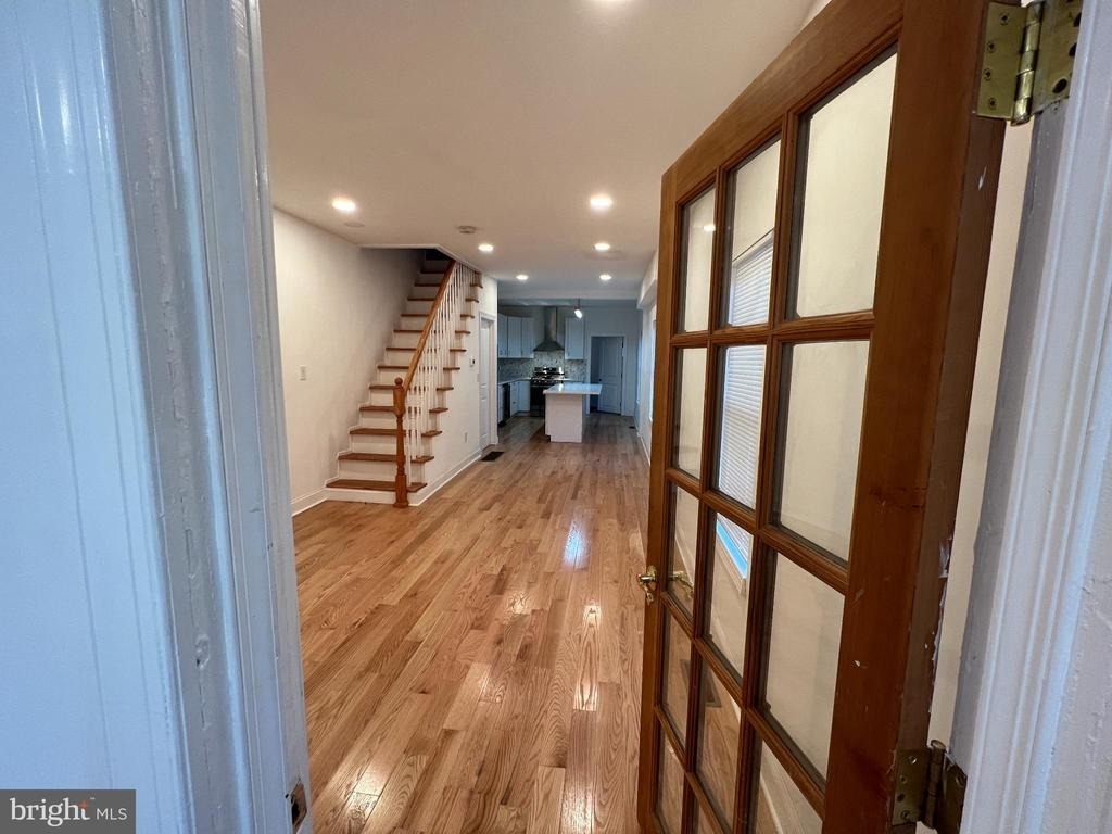 220 Lakeview Avenue - Photo 0