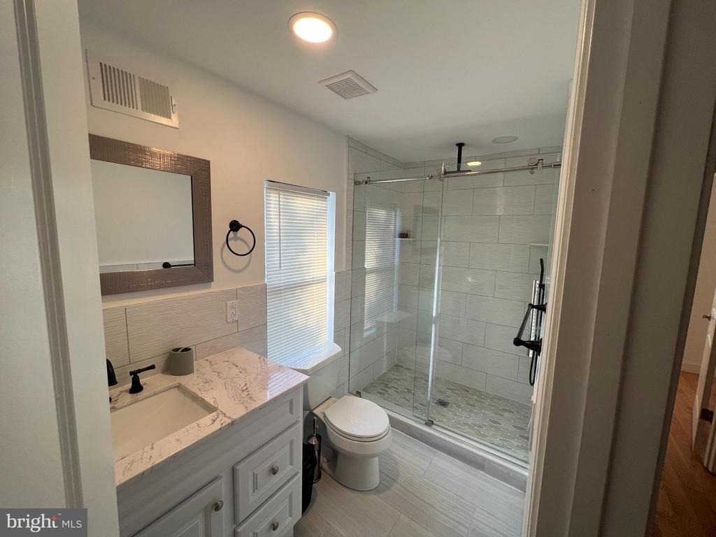 220 Lakeview Avenue - Photo 7
