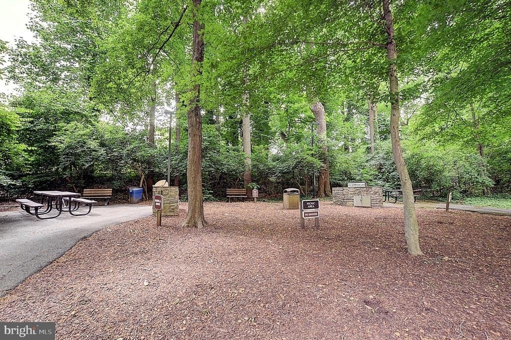 5225 Pooks Hill Road - Photo 25