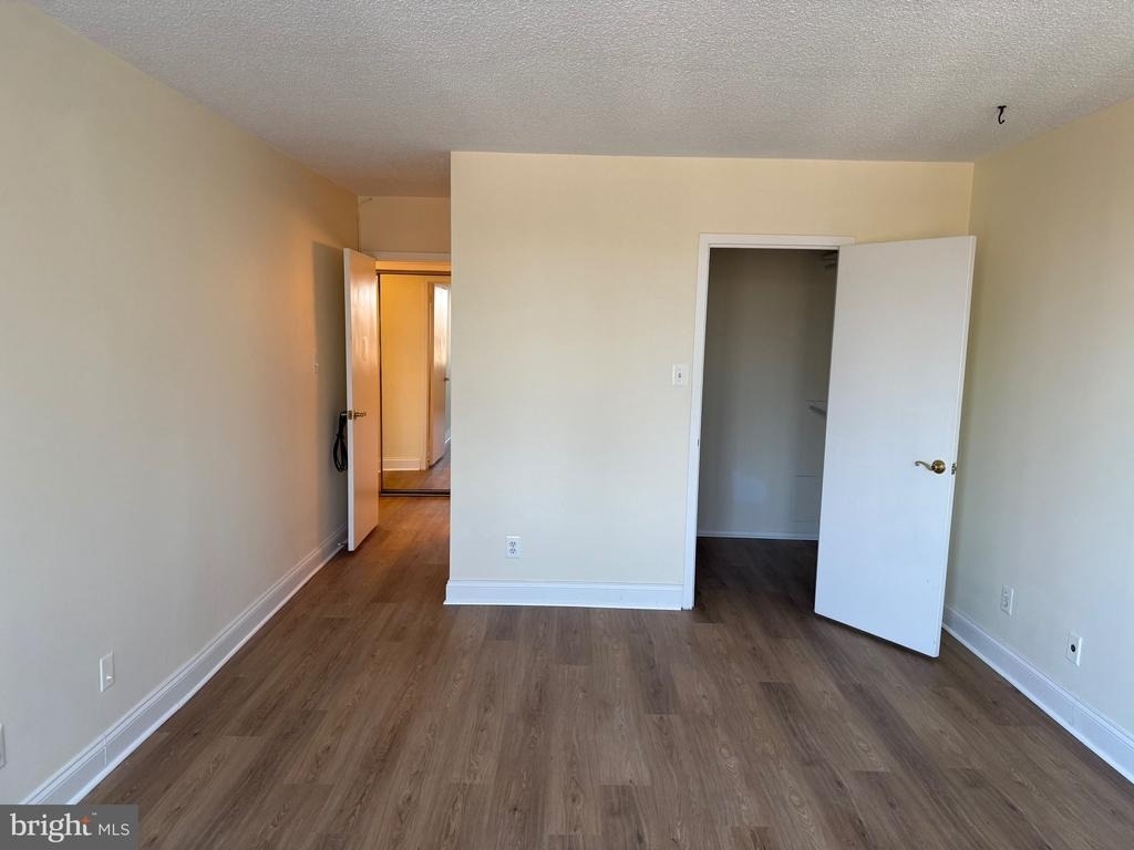 5225 Pooks Hill Road - Photo 4