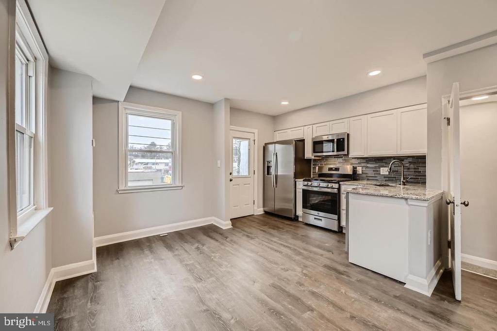 4429 Newport Avenue - Photo 7
