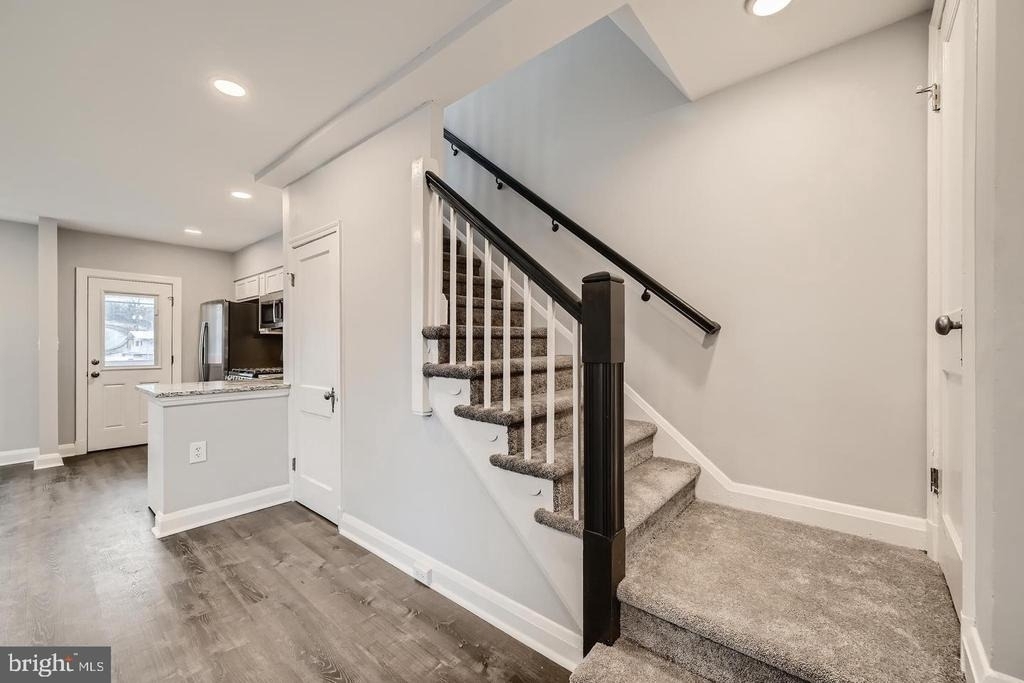 4429 Newport Avenue - Photo 3