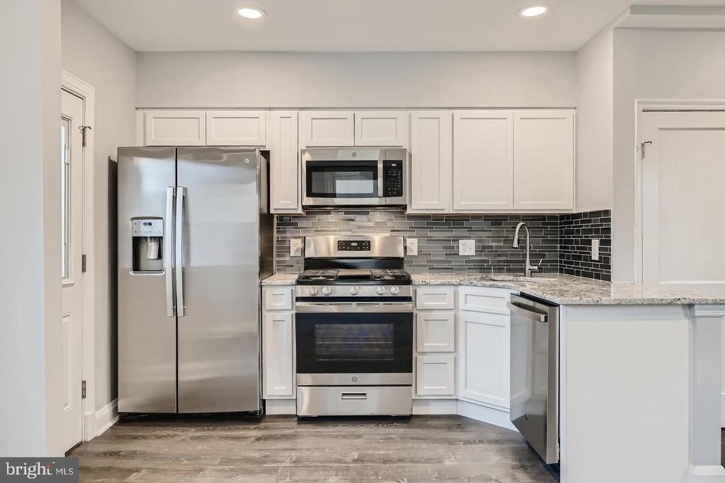 4429 Newport Avenue - Photo 11